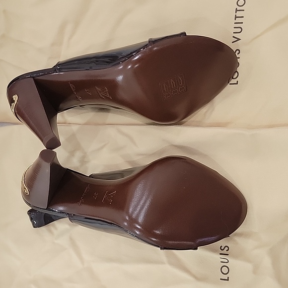 Louis Vuitton patent leather slingback sandals - Picture 7 of 12